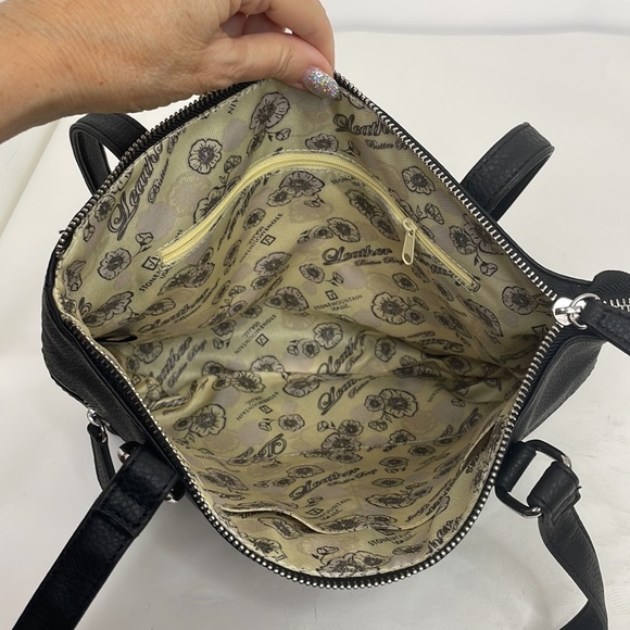 Stone Mountain USA Black Shoulder Handbag Silver Hardware Exterior Zip Pocket - Picture 8 of 17